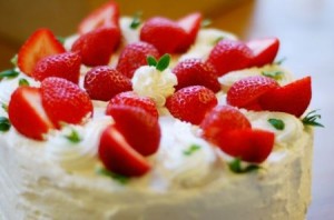 torta panna fragole - torta san valentino