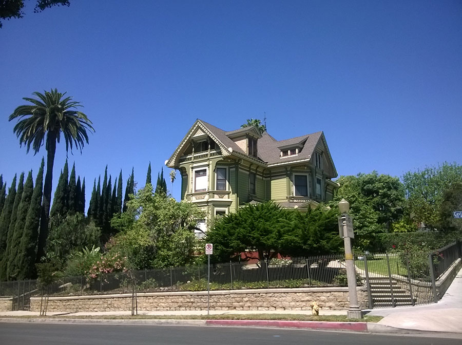 Witches_VictorianHouse_LA_Green