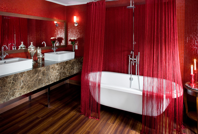 red interior bathroom_look home