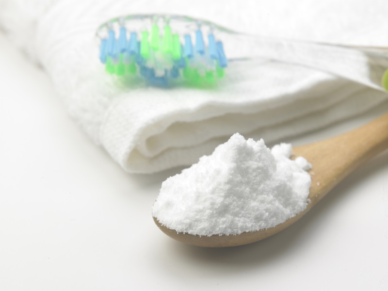 10 modi per usare il bicarbonato - Pulizia dei denti